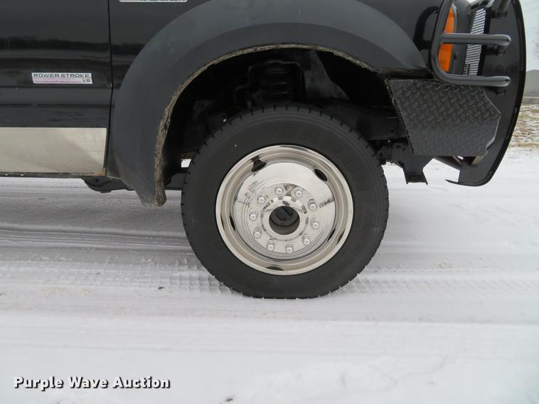 image for item DG3868 2006 Ford F450 Super Duty XL Crew Cab flatbed truck