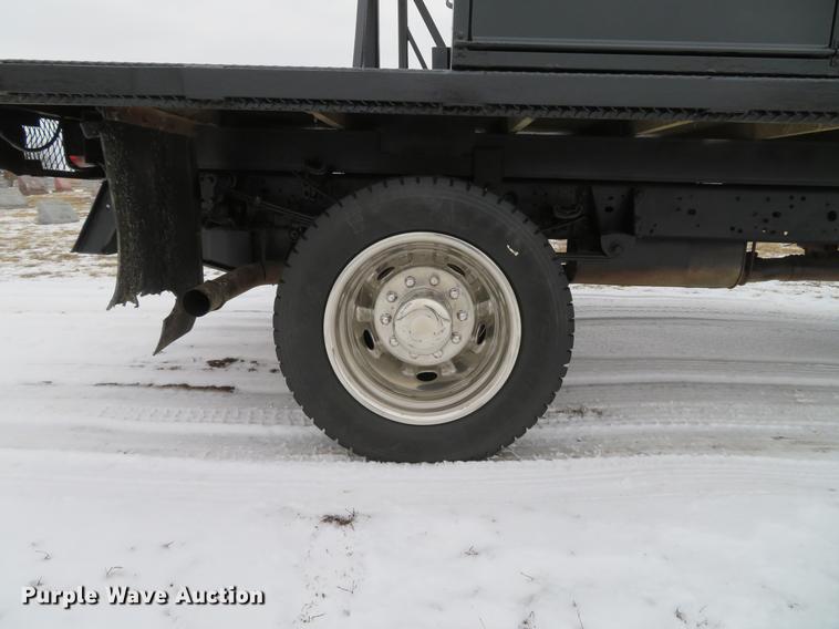 image for item DG3868 2006 Ford F450 Super Duty XL Crew Cab flatbed truck