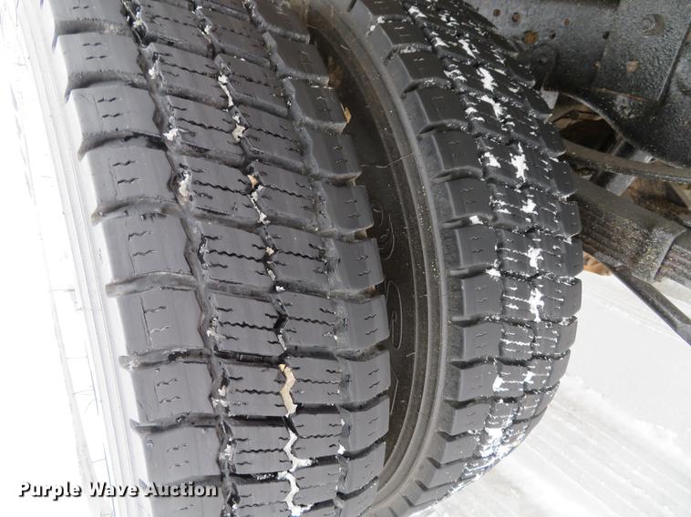 image for item DG3868 2006 Ford F450 Super Duty XL Crew Cab flatbed truck