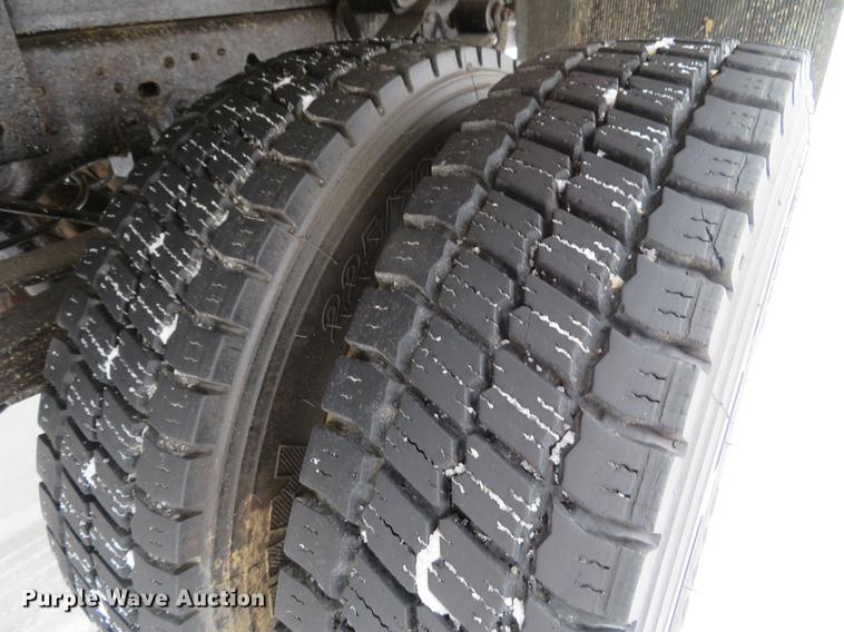 image for item DG3868 2006 Ford F450 Super Duty XL Crew Cab flatbed truck