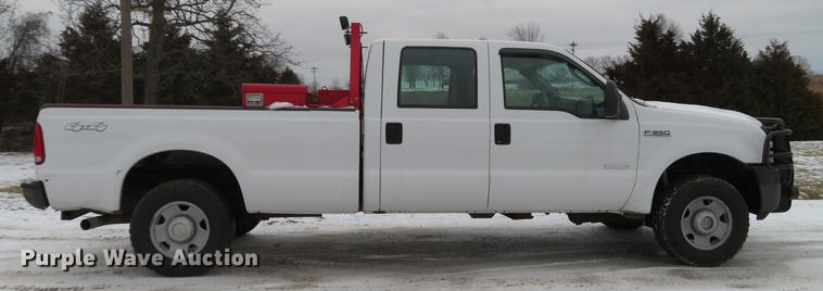 image for item DG3874 2006 Ford F350 Super Duty XL Crew Cab pickup truck