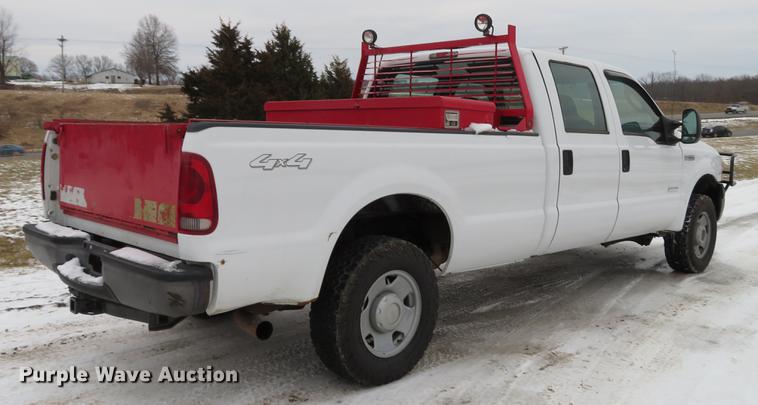 image for item DG3874 2006 Ford F350 Super Duty XL Crew Cab pickup truck