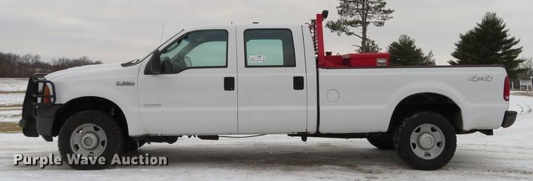image for item DG3874 2006 Ford F350 Super Duty XL Crew Cab pickup truck