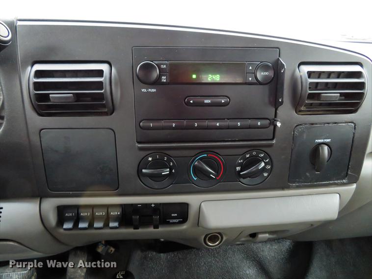 image for item DG3874 2006 Ford F350 Super Duty XL Crew Cab pickup truck