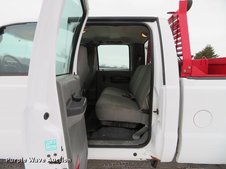 image for item DG3874 2006 Ford F350 Super Duty XL Crew Cab pickup truck