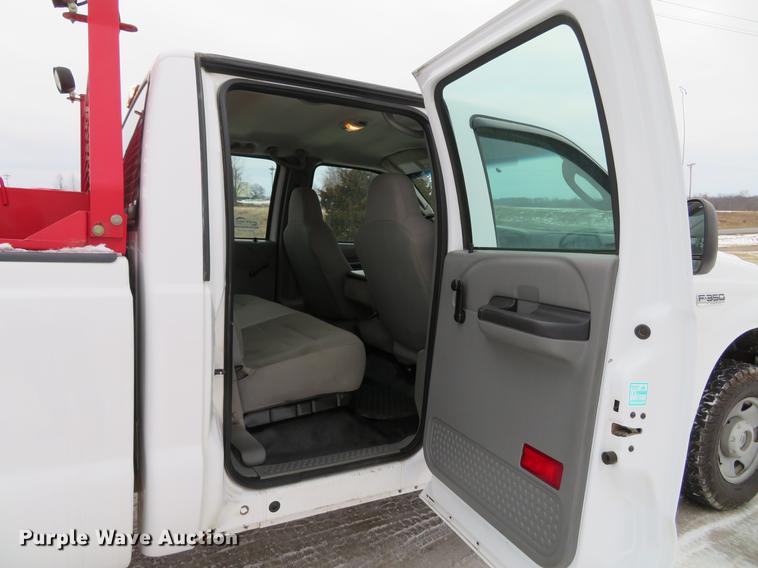 image for item DG3874 2006 Ford F350 Super Duty XL Crew Cab pickup truck