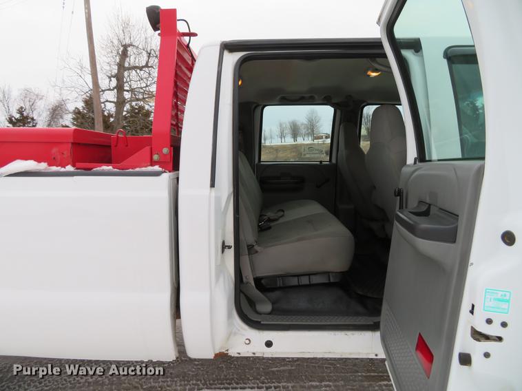 image for item DG3874 2006 Ford F350 Super Duty XL Crew Cab pickup truck