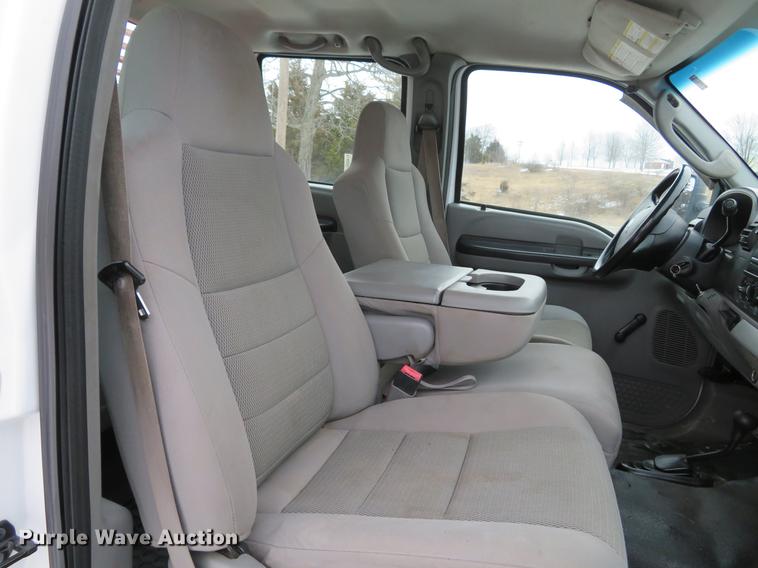 image for item DG3874 2006 Ford F350 Super Duty XL Crew Cab pickup truck