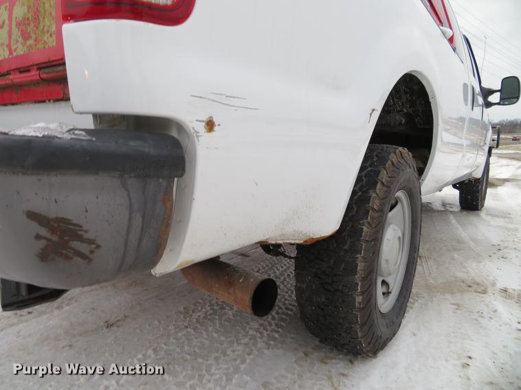 image for item DG3874 2006 Ford F350 Super Duty XL Crew Cab pickup truck