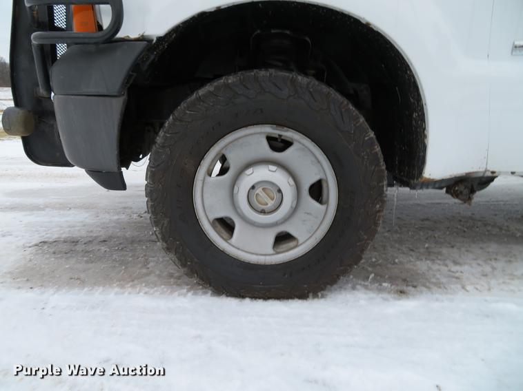 image for item DG3874 2006 Ford F350 Super Duty XL Crew Cab pickup truck