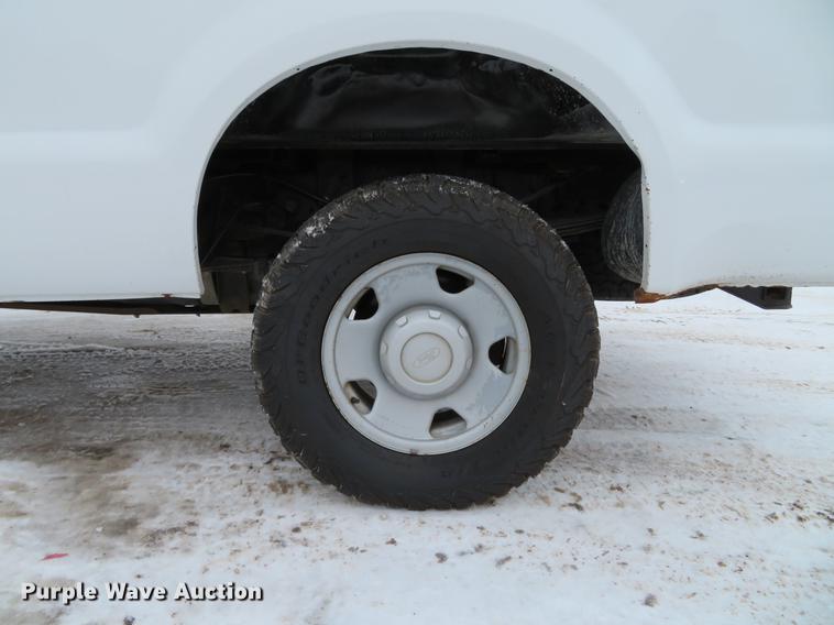 image for item DG3874 2006 Ford F350 Super Duty XL Crew Cab pickup truck