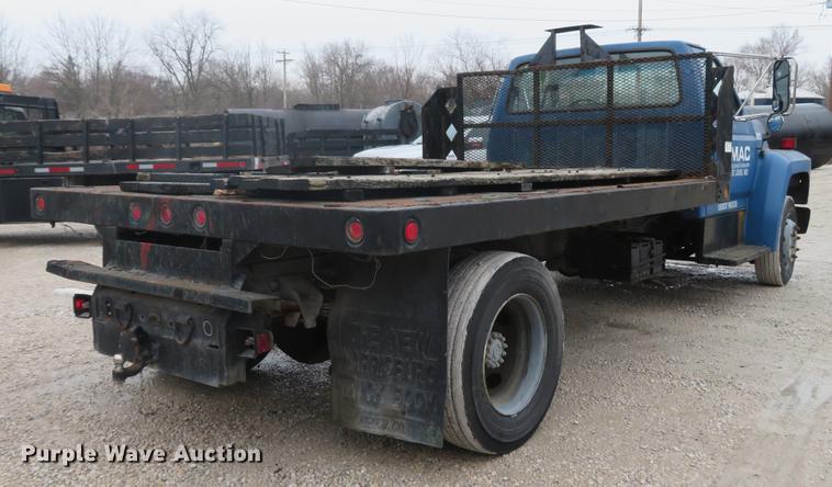 image for item DG3878 1993 Ford F700 flatbed truck