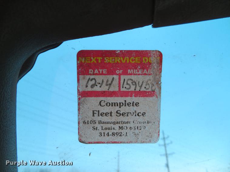 image for item DG3878 1993 Ford F700 flatbed truck