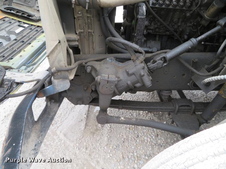 image for item DG3878 1993 Ford F700 flatbed truck