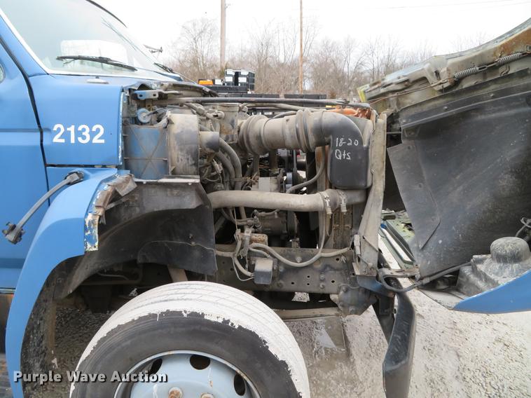 image for item DG3878 1993 Ford F700 flatbed truck