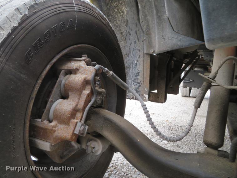 image for item DG3878 1993 Ford F700 flatbed truck