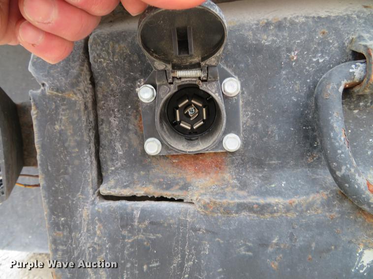 image for item DG3878 1993 Ford F700 flatbed truck