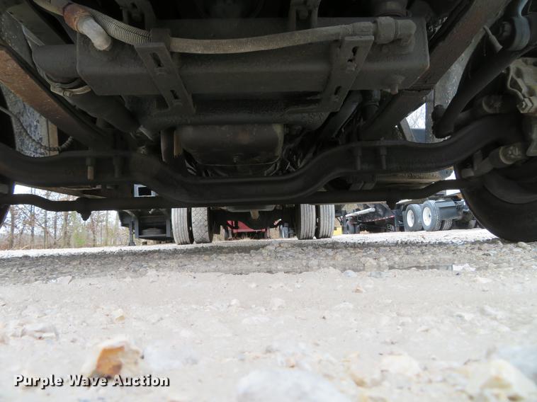 image for item DG3878 1993 Ford F700 flatbed truck