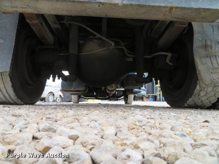 image for item DG3878 1993 Ford F700 flatbed truck