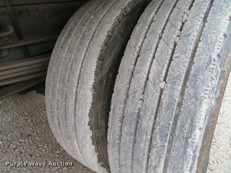 image for item DG3878 1993 Ford F700 flatbed truck