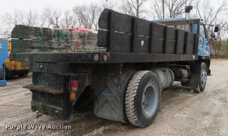 image for item DG3881 1985 GMC W7R042 flatbed truck