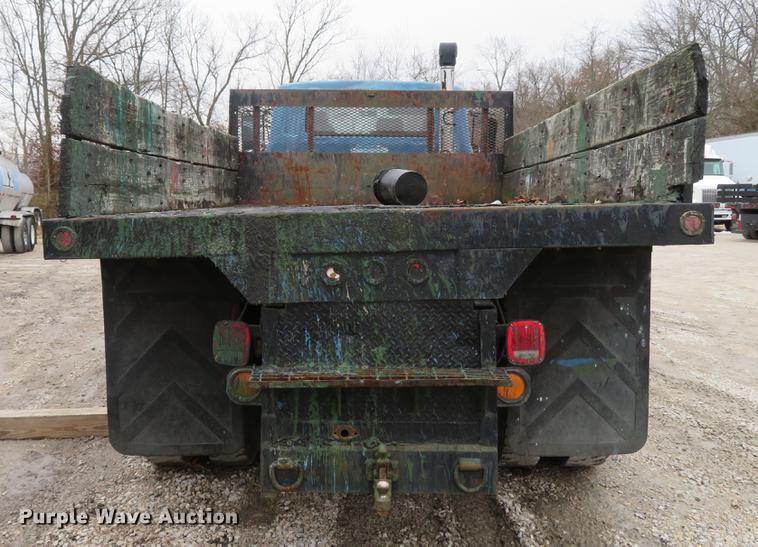 image for item DG3881 1985 GMC W7R042 flatbed truck