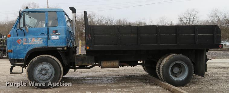 image for item DG3881 1985 GMC W7R042 flatbed truck