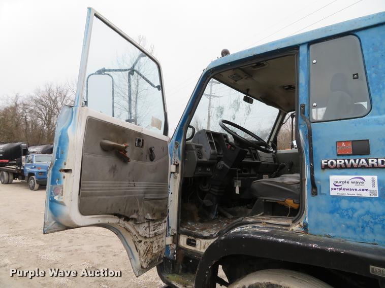 image for item DG3881 1985 GMC W7R042 flatbed truck