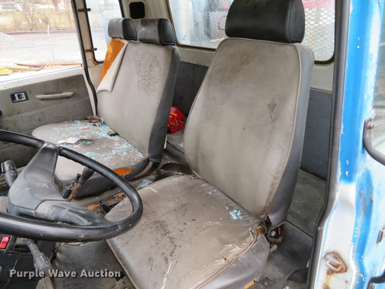 image for item DG3881 1985 GMC W7R042 flatbed truck