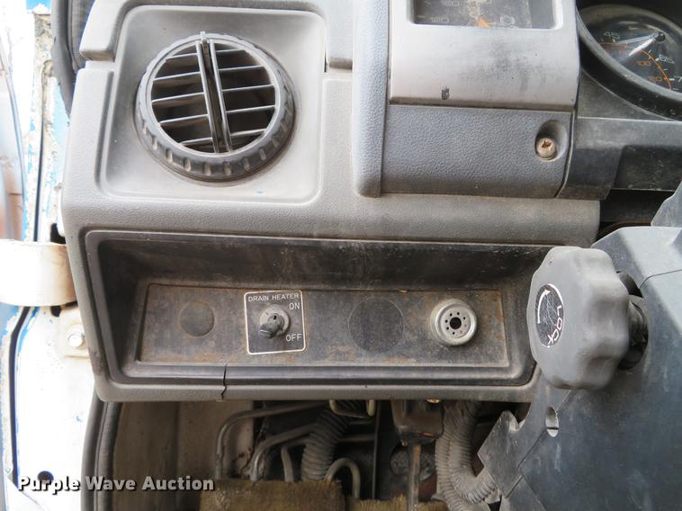 image for item DG3881 1985 GMC W7R042 flatbed truck