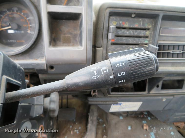 image for item DG3881 1985 GMC W7R042 flatbed truck