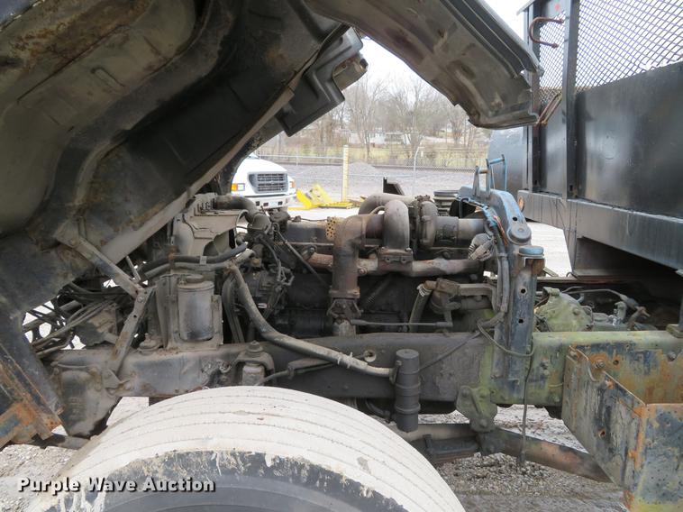 image for item DG3881 1985 GMC W7R042 flatbed truck