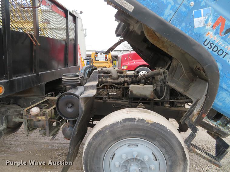 image for item DG3881 1985 GMC W7R042 flatbed truck