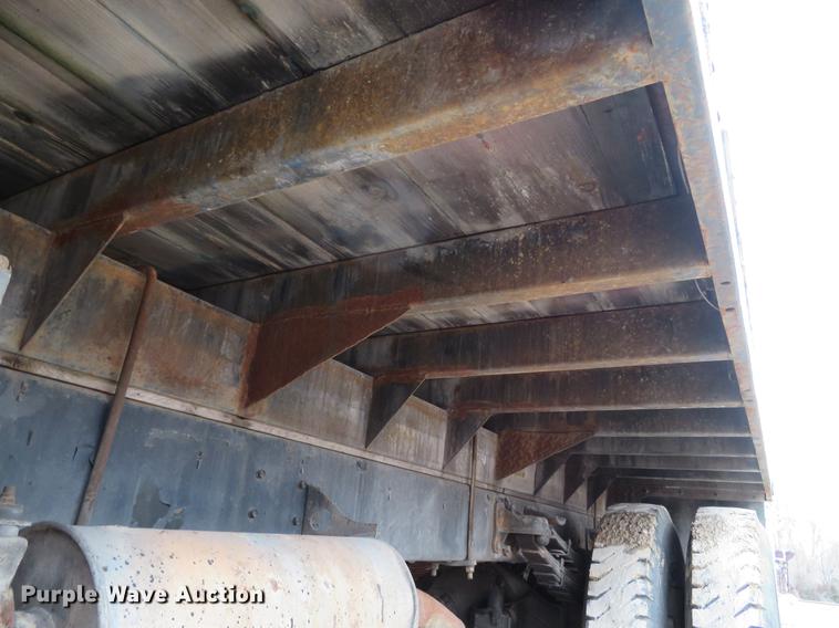 image for item DG3881 1985 GMC W7R042 flatbed truck