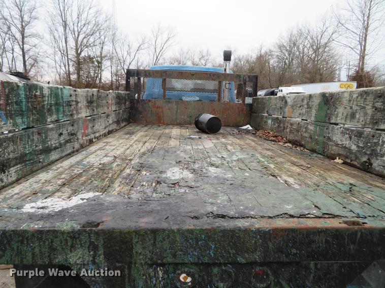 image for item DG3881 1985 GMC W7R042 flatbed truck