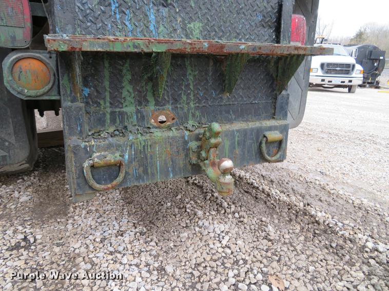 image for item DG3881 1985 GMC W7R042 flatbed truck
