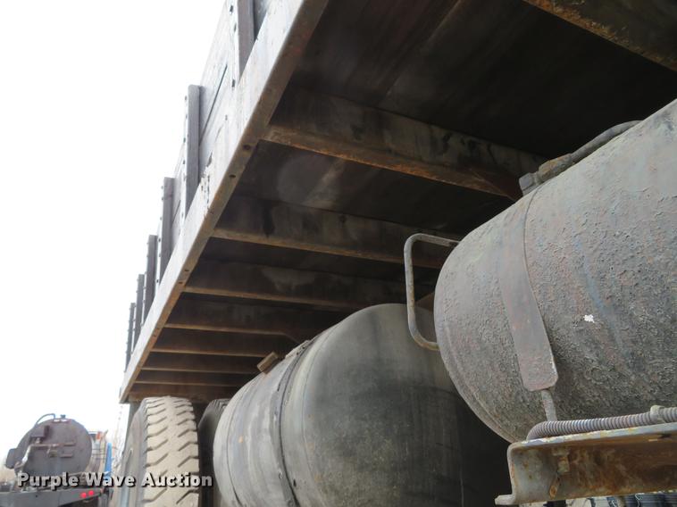 image for item DG3881 1985 GMC W7R042 flatbed truck