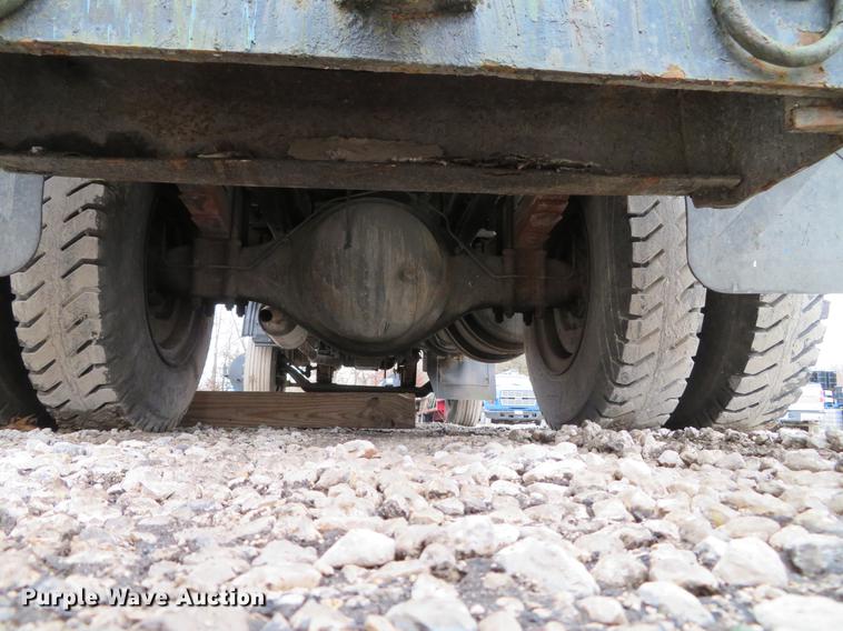 image for item DG3881 1985 GMC W7R042 flatbed truck