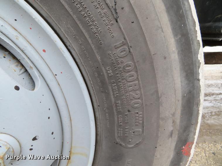 image for item DG3881 1985 GMC W7R042 flatbed truck