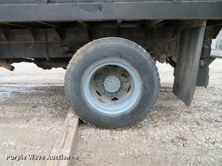 image for item DG3881 1985 GMC W7R042 flatbed truck