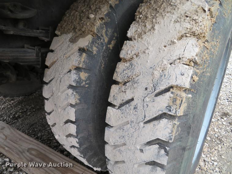 image for item DG3881 1985 GMC W7R042 flatbed truck