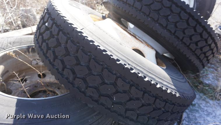 image for item DI9121 (15) 22.5 tires and wheels