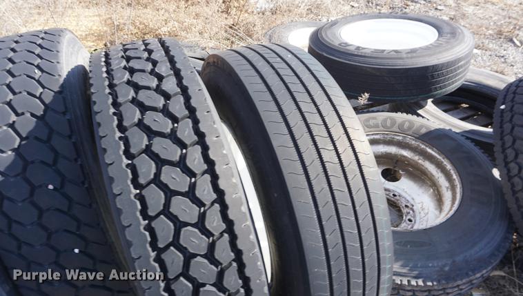 image for item DI9121 (15) 22.5 tires and wheels
