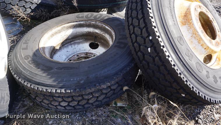 image for item DI9121 (15) 22.5 tires and wheels