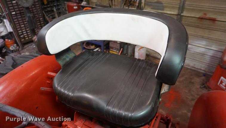 image for item DI9344 1964 Farmall 706 tractor