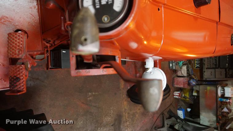 image for item DI9344 1964 Farmall 706 tractor