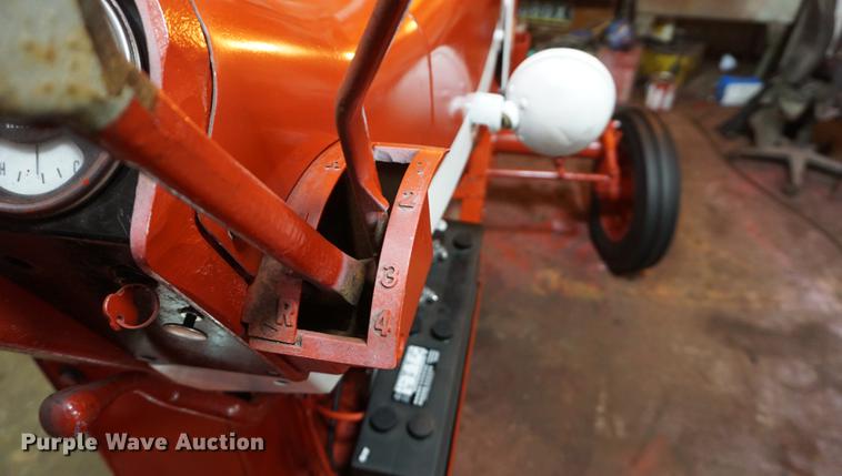 image for item DI9344 1964 Farmall 706 tractor