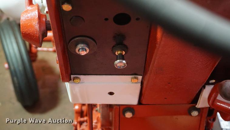 image for item DI9344 1964 Farmall 706 tractor