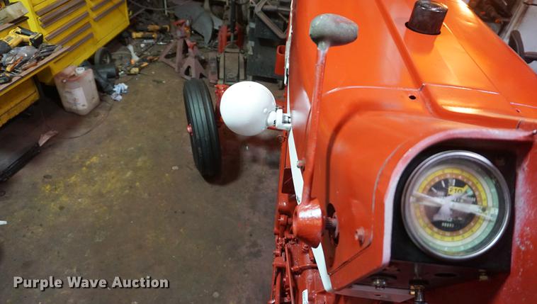 image for item DI9344 1964 Farmall 706 tractor