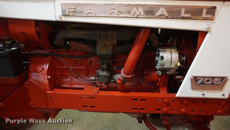 image for item DI9344 1964 Farmall 706 tractor